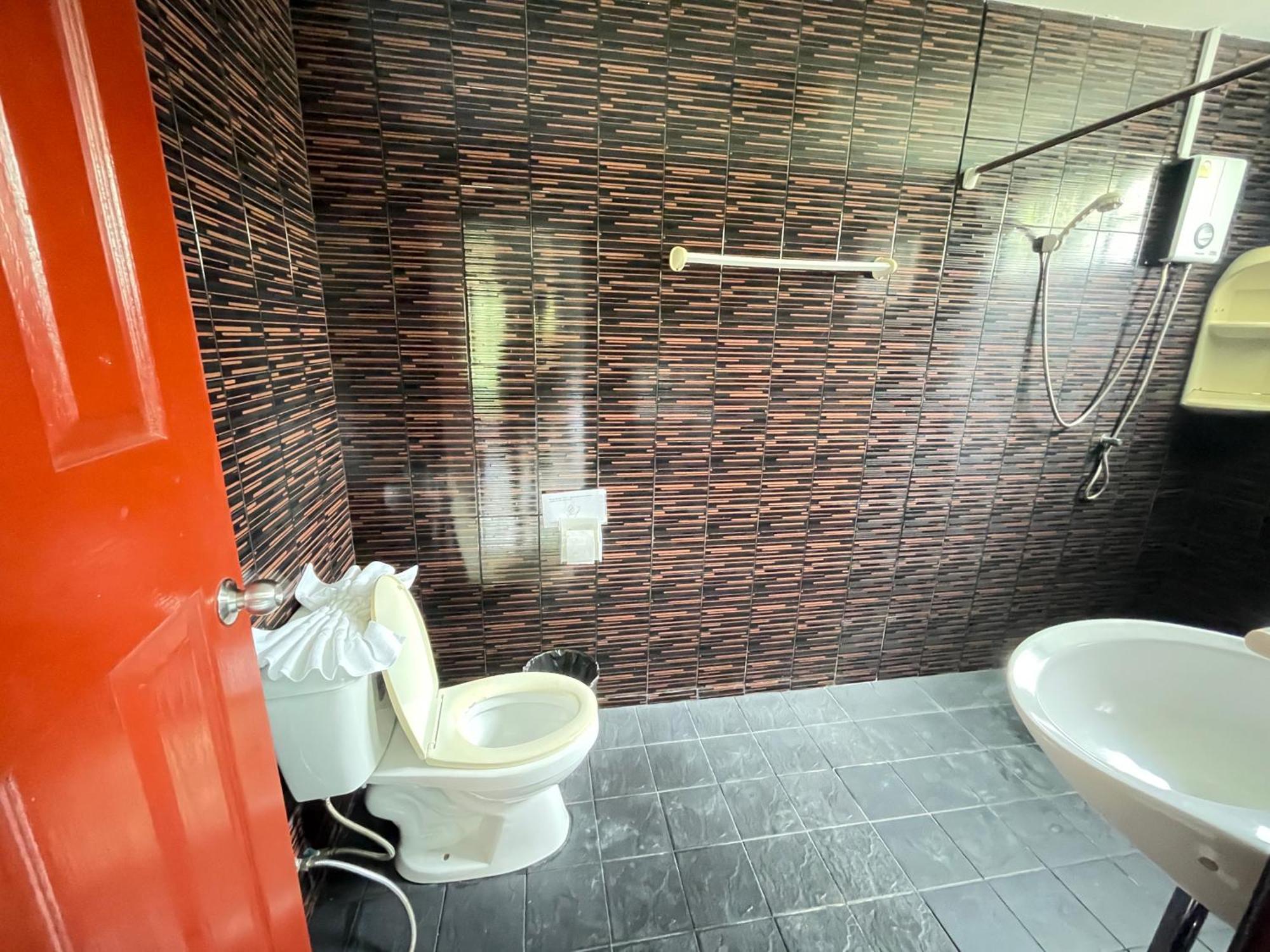 Phuket Plan B House * Patong