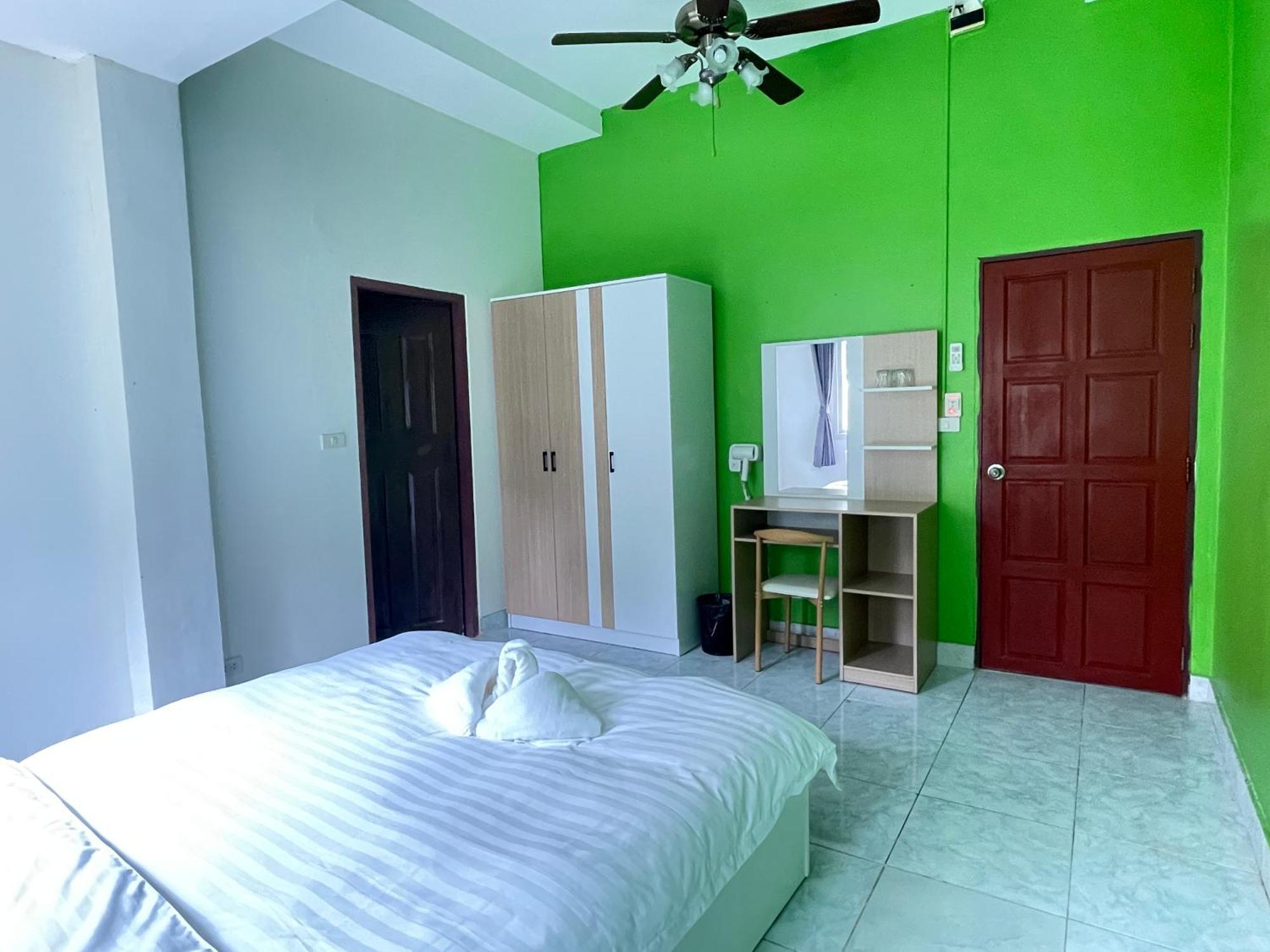 Phuket Plan B House Privatunterkunft
