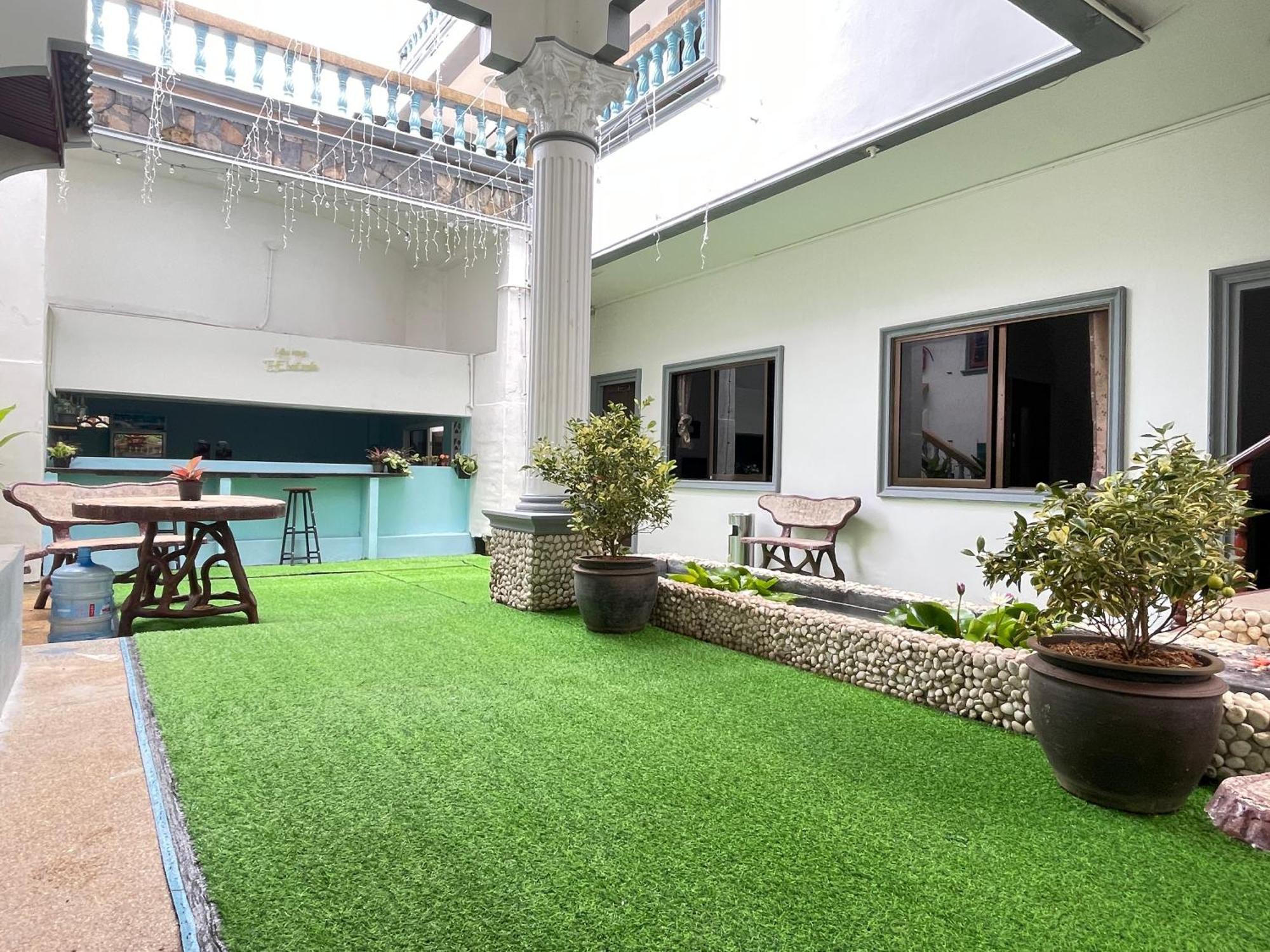 Phuket Plan B House Rum i privatbostad Patong