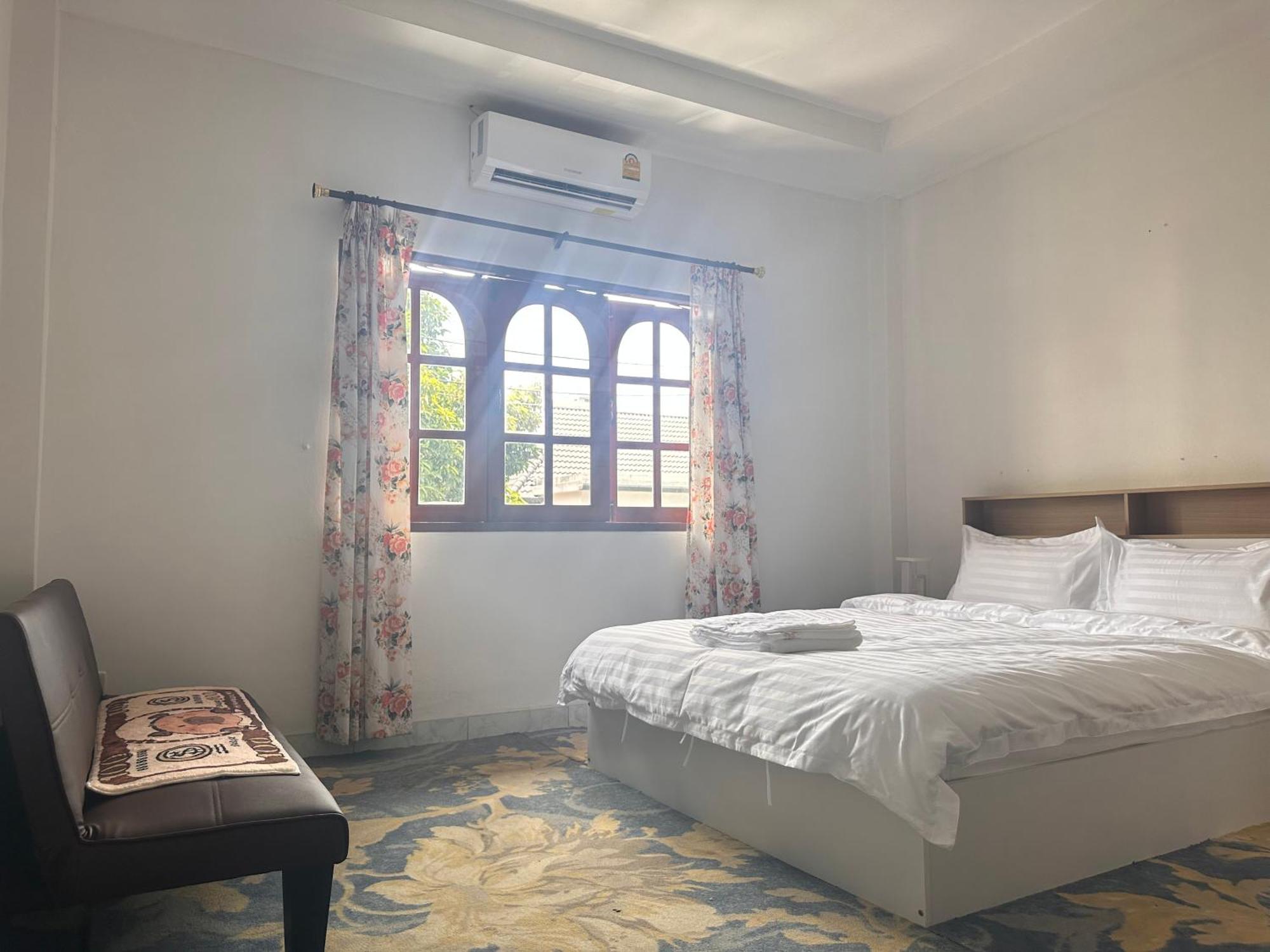 Phuket Plan B House Privatunterkunft